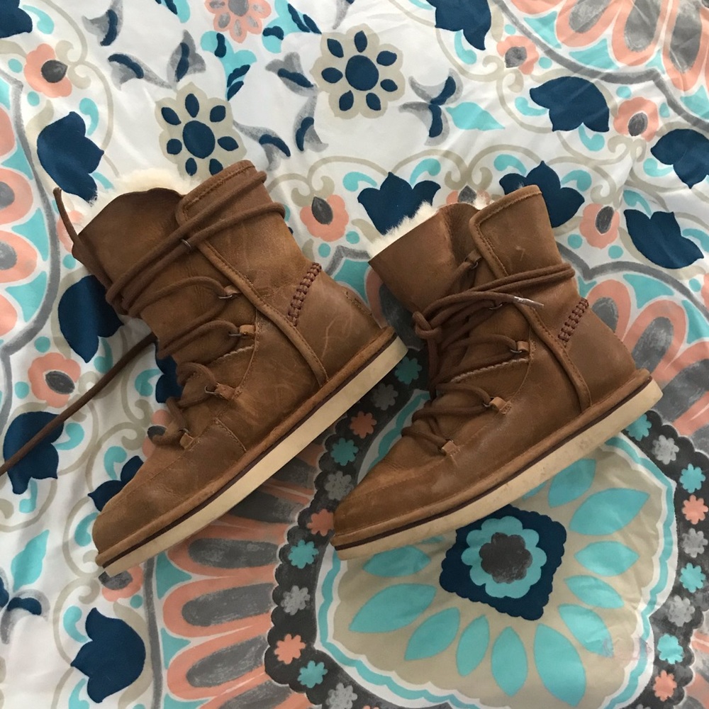 Unique and rare pair of Uggs😍